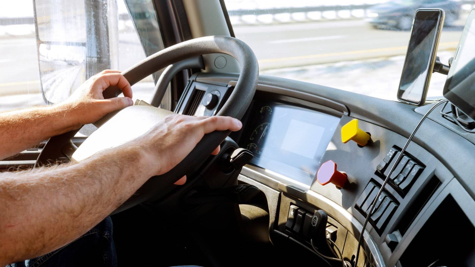Scegliere un camion elettrico o a benzina? Vantaggi e svantaggi