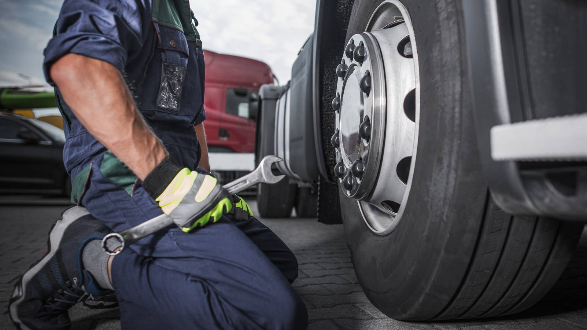Manutenzione del camion: che cosa controlla il meccanico professionista