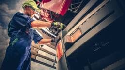 La comunicazione tra camion e officina diventa efficiente con la meccatronica