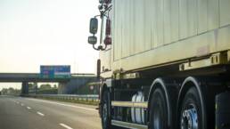 Camion a idrogeno record: il Mercedes-Benz GenH2