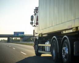 Camion a idrogeno record: il Mercedes-Benz GenH2