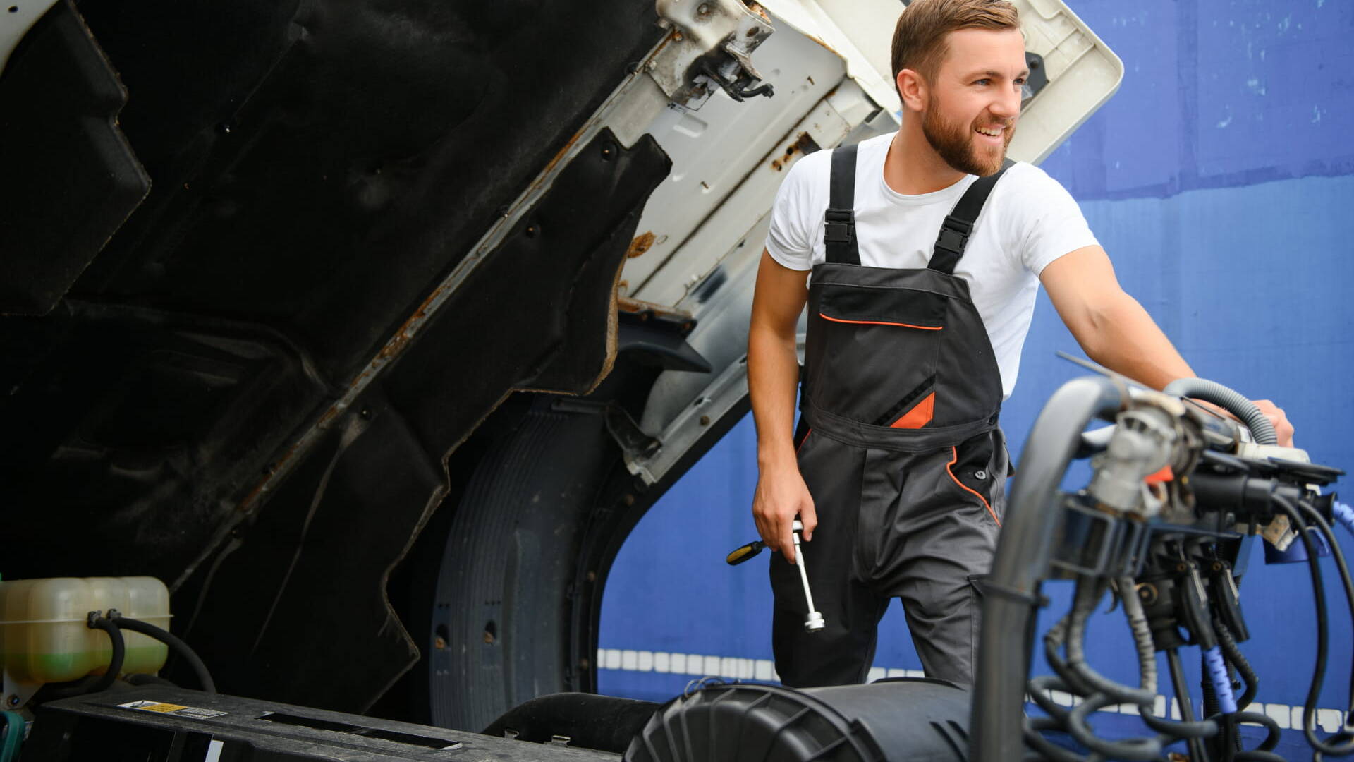 Tecniche di riparazione avanzata per camion di ultima generazione