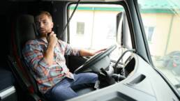 analisi approfondita delle normative internazionali che influenzano la sicurezza e l'operatività dei trasporti pesanti