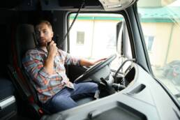 analisi approfondita delle normative internazionali che influenzano la sicurezza e l'operatività dei trasporti pesanti