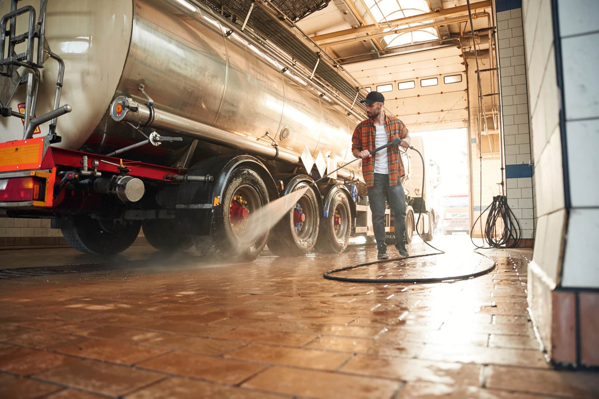 Lavaggio telaio camion