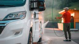 L’importanza del lavaggio telaio camion e sottofondo