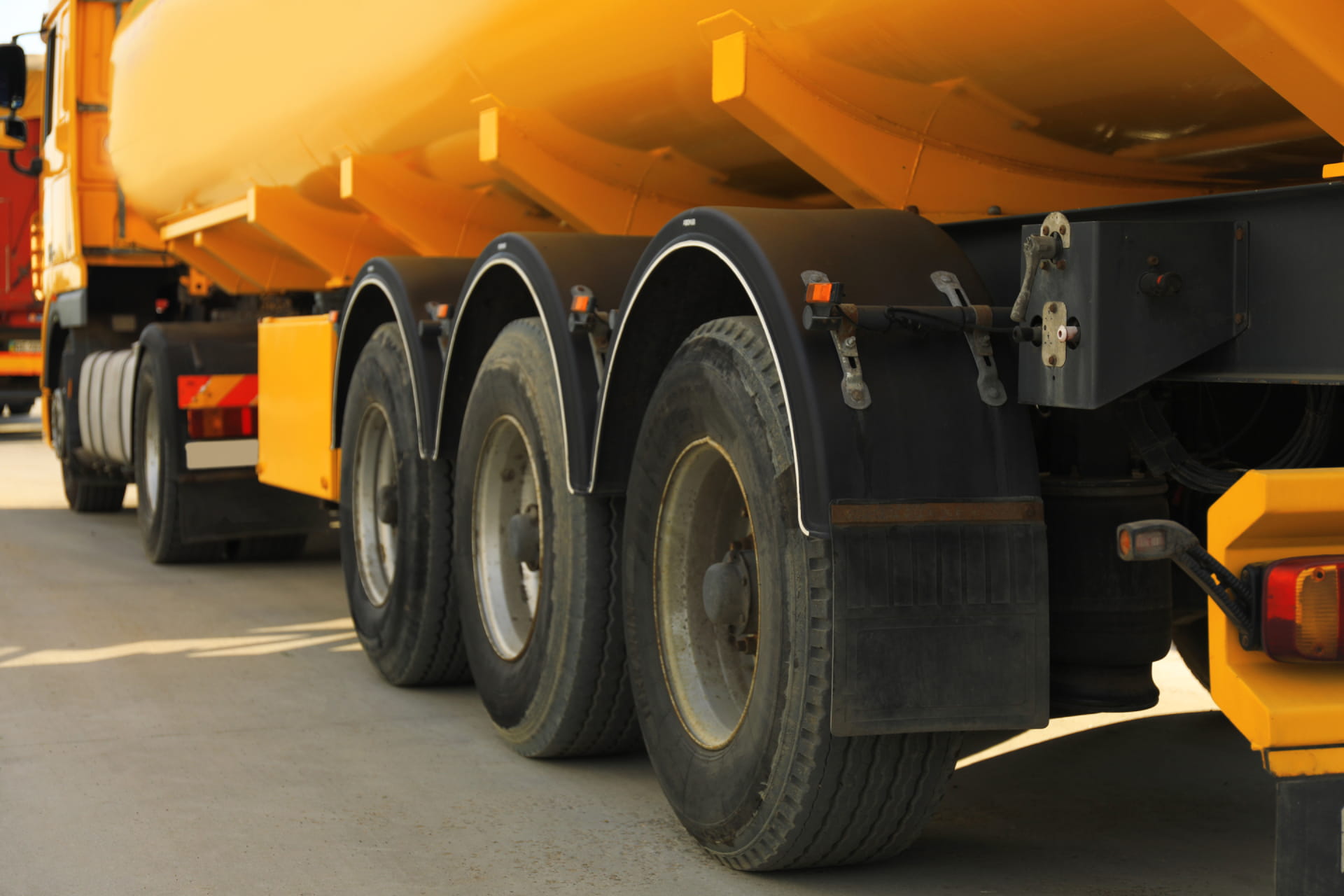 Il ruolo dell’olio idraulico nei camion moderni