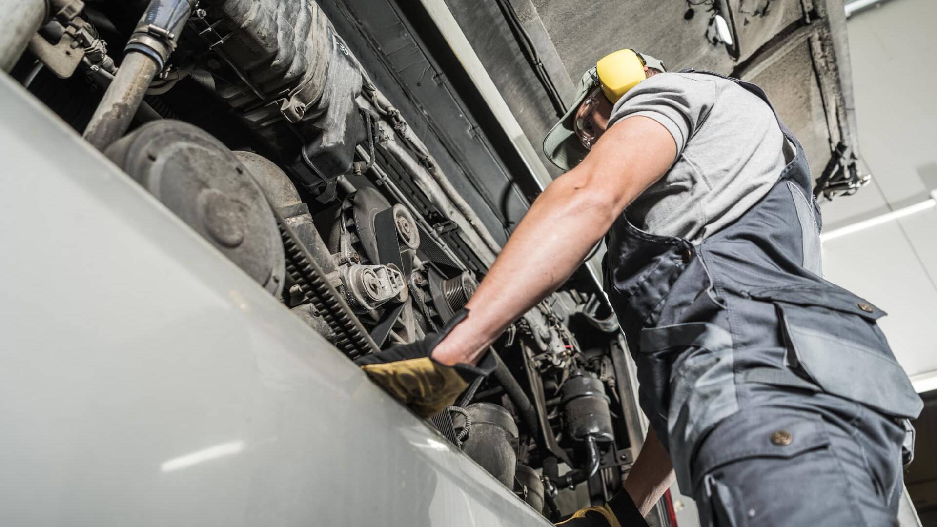 Pulizia motore camion: tutto quello che devi sapere